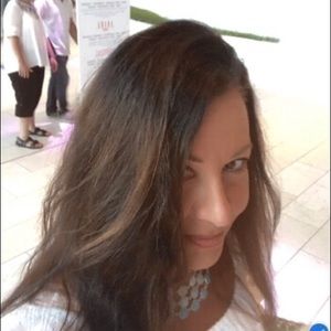 Meet your Posher, Valerie